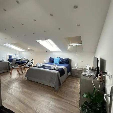 Giuly & Bed & Breakfast Napoli