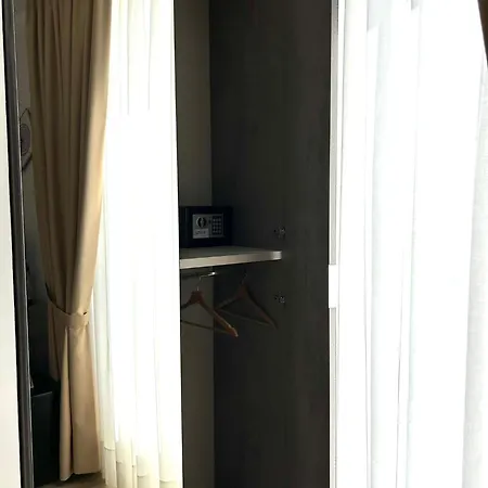 Giuly & Bed & Breakfast Napoli