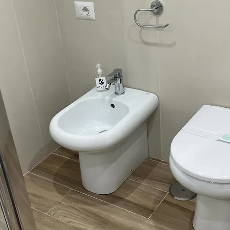 Giuly & 4* Nápoly